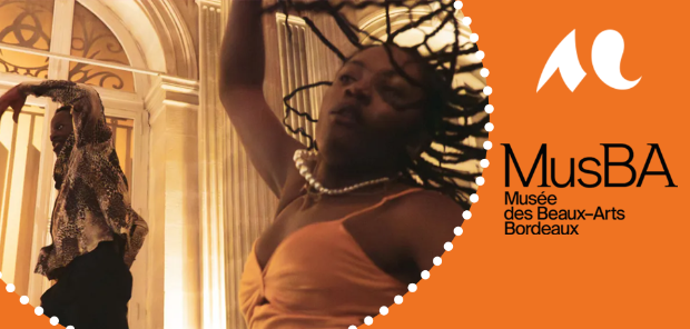 deux étudiantes qui dansent - crédit photo Pierre Planchenault