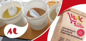 vue de plusieurs seaux remplis de produits secs (semoule, etc)